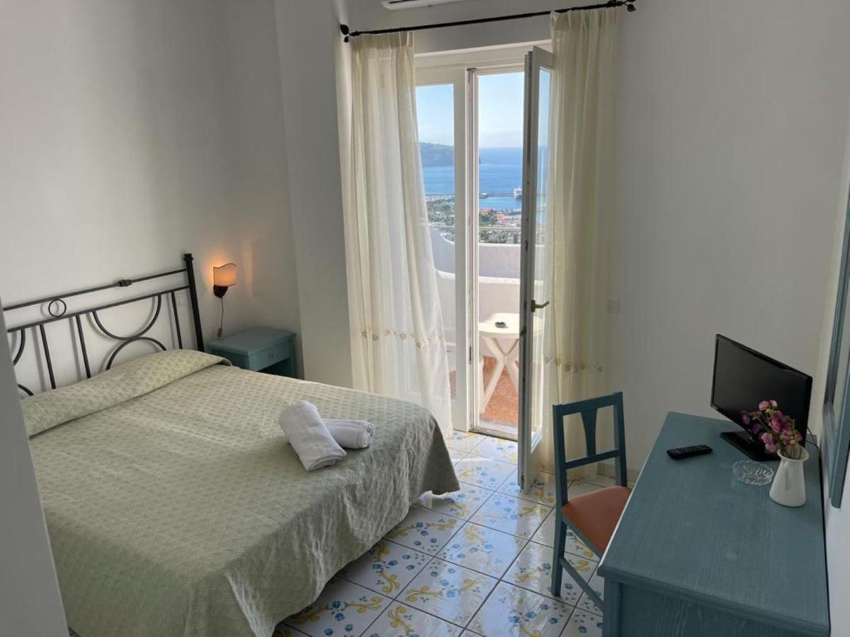 Hotel Residence - Parco Mare Monte Casamicciola Terme Oda fotoğraf