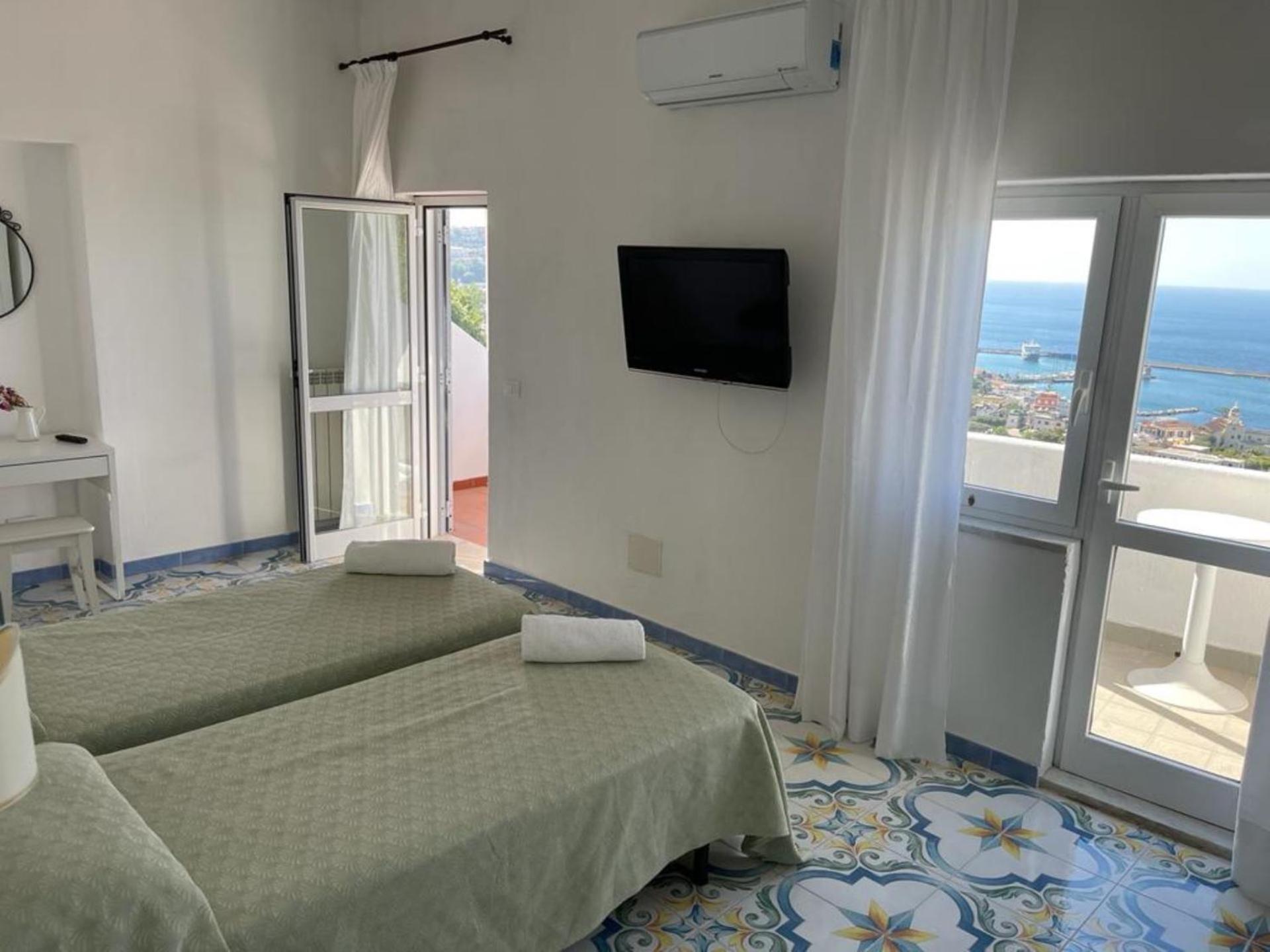 Hotel Residence - Parco Mare Monte Casamicciola Terme Oda fotoğraf